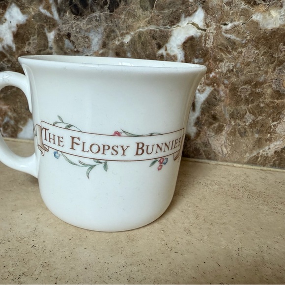 Peter Rabbit Charming Rabbit Design Mug Royal Albert bone China - Picture 6 of 7